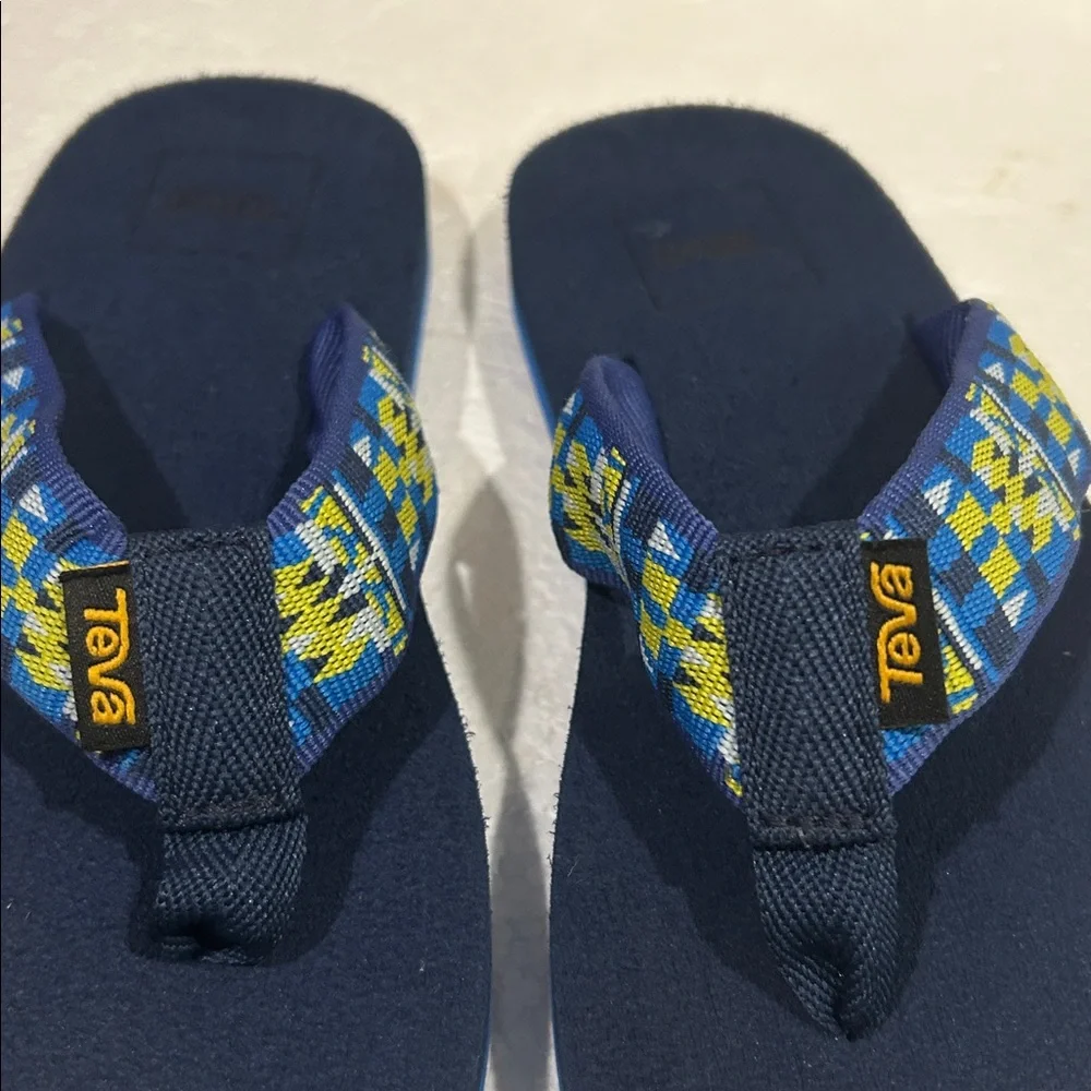 NWOT Teva Kids Blue Aztec Pattern thong Flip Flop Sandals Quick Dry Size 13